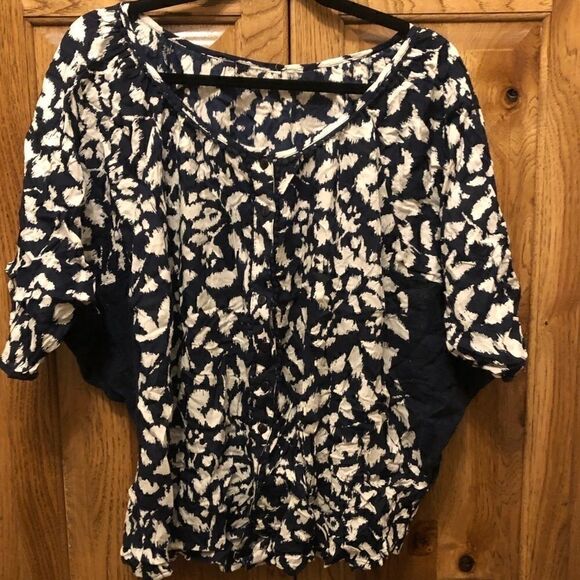 Navy and white floral plus size blouse with lace - Picture 1 of 3